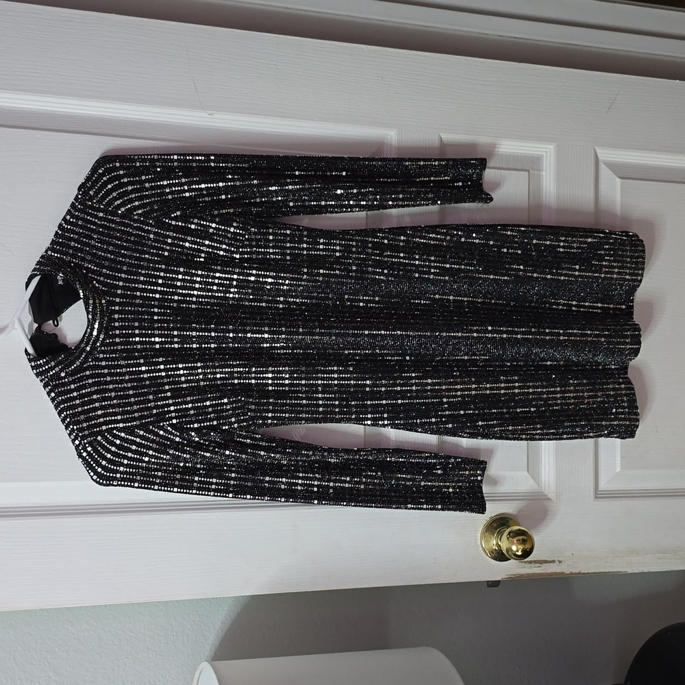 beautiful dress for prom, homecoming or a night out on the town.. Worn once!